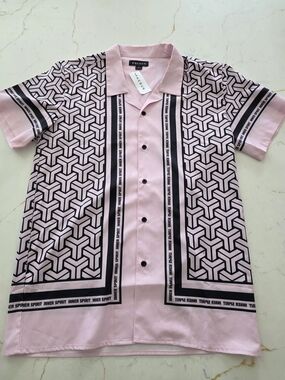 PacSun Men's Small Pink Inner Spirit Geometric Resort Short Sleeve Button Up NWT